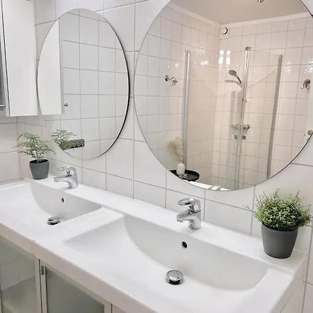 Apartmán 2br, 2 Parking Spots, Ev-charger And Office *
