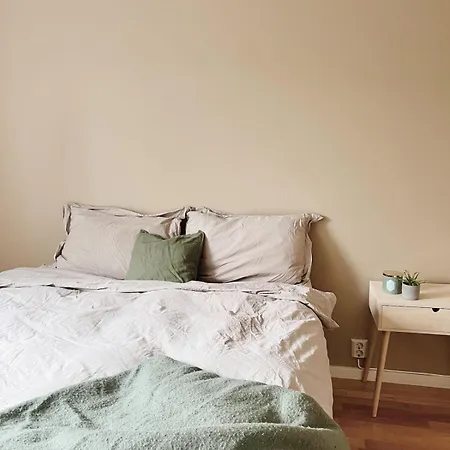 Apartmán 2br, 2 Parking Spots, Ev-charger And Office